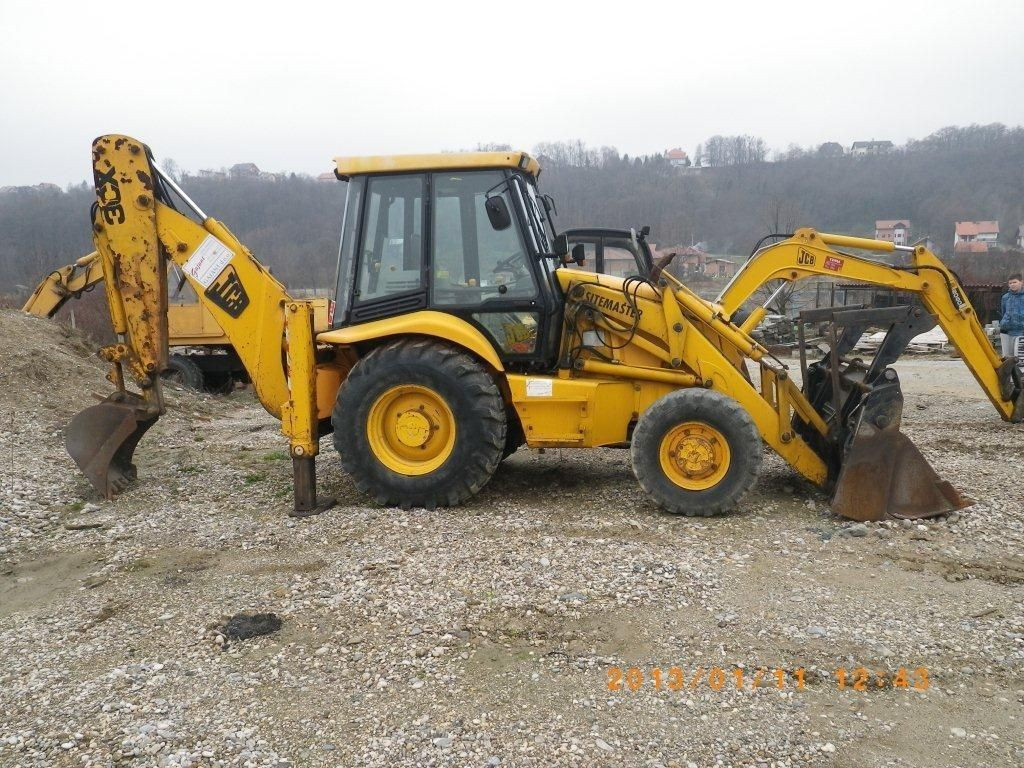 Экскаватор Погрузчик jcb 3x в аренду Астрахани круглосуточно - низкая цена